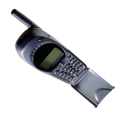 藍(lán)屏?xí)r光 老式手機(jī)的通訊記憶與未來科技的對(duì)話